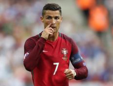 MAD观众热烈欢呼！，Faker迎来二十赛季出色发挥引发球迷热议